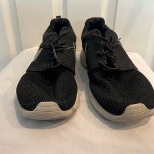Nike Rosherun. M SZ 9. Black